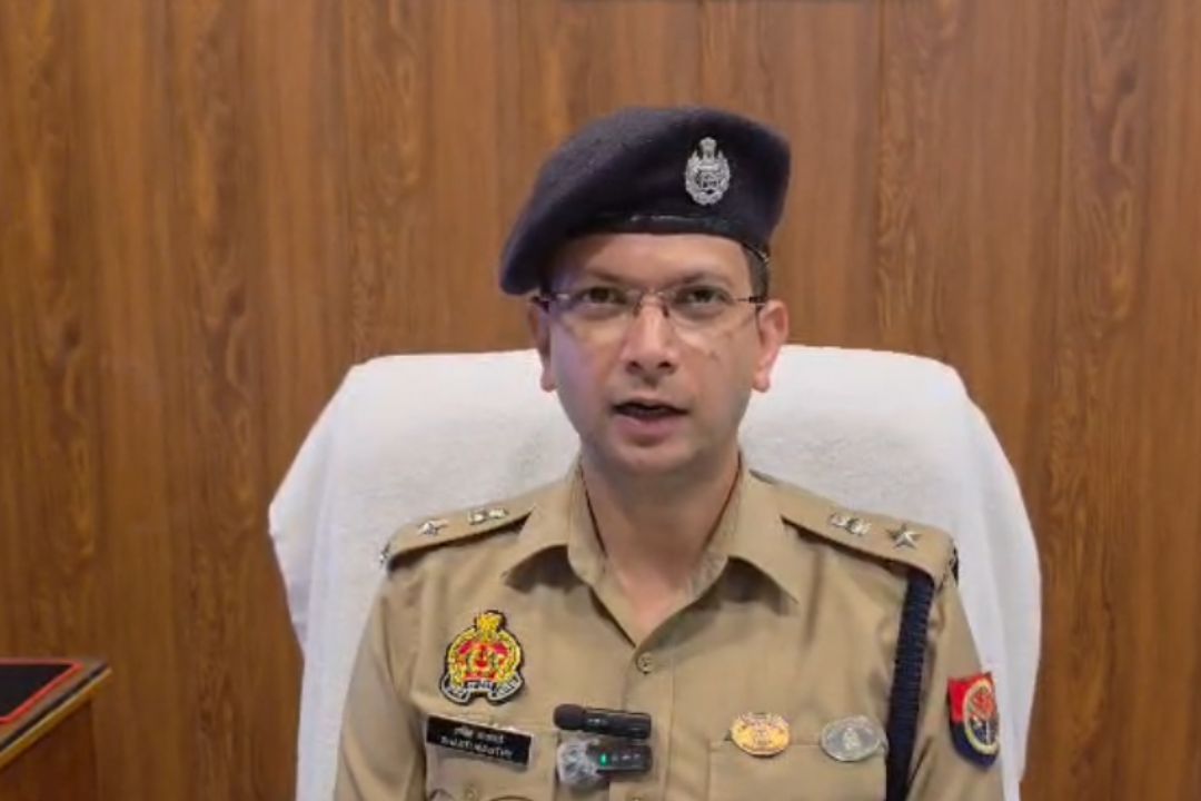 महराजगंज पुलिस का दोहरा एक्शन : गैंगस्टर की संपत्ति कुर्क तो श्रावण में सुरक्षा का कड़ा पहरा