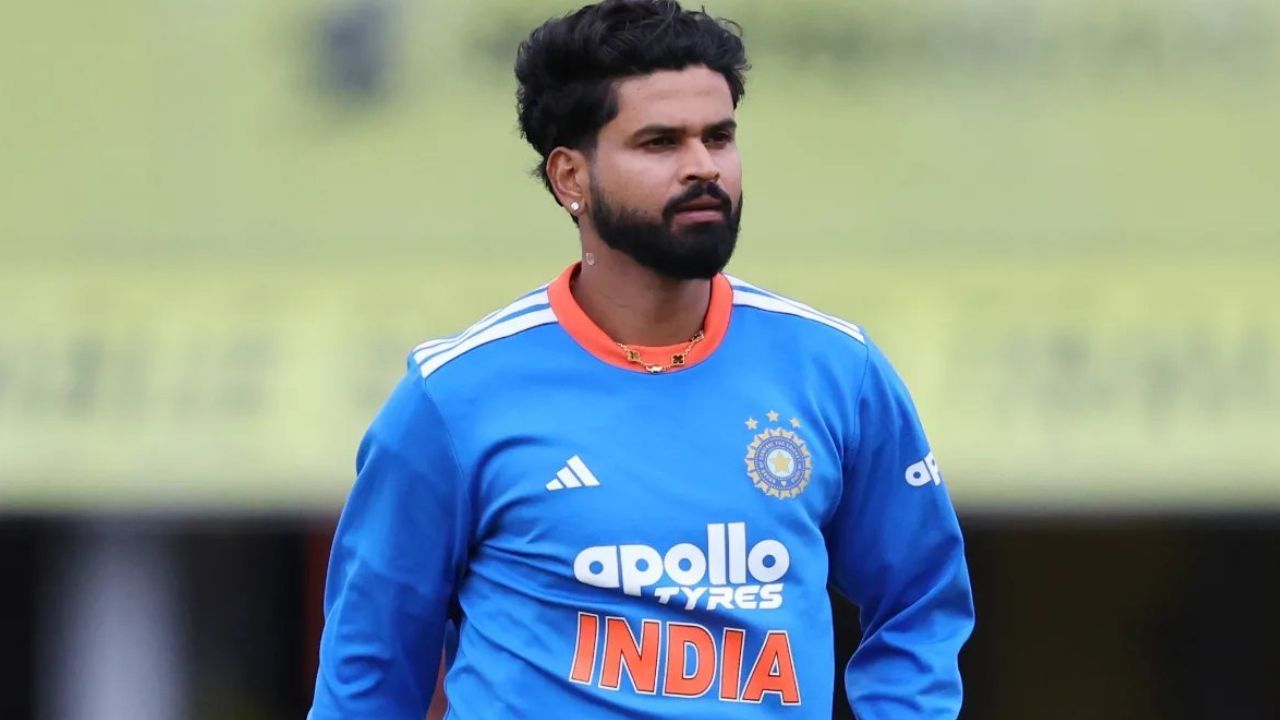 IND vs ZIM: श्रेयस अय्यर की कप्तानी का नया धमाका, जानिए धोनी के किस खास रिकॉर्ड पर जमाया कब्जा?