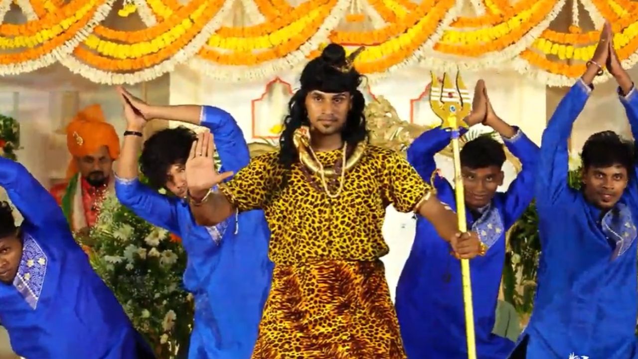The program began with the Shiva Tandav 