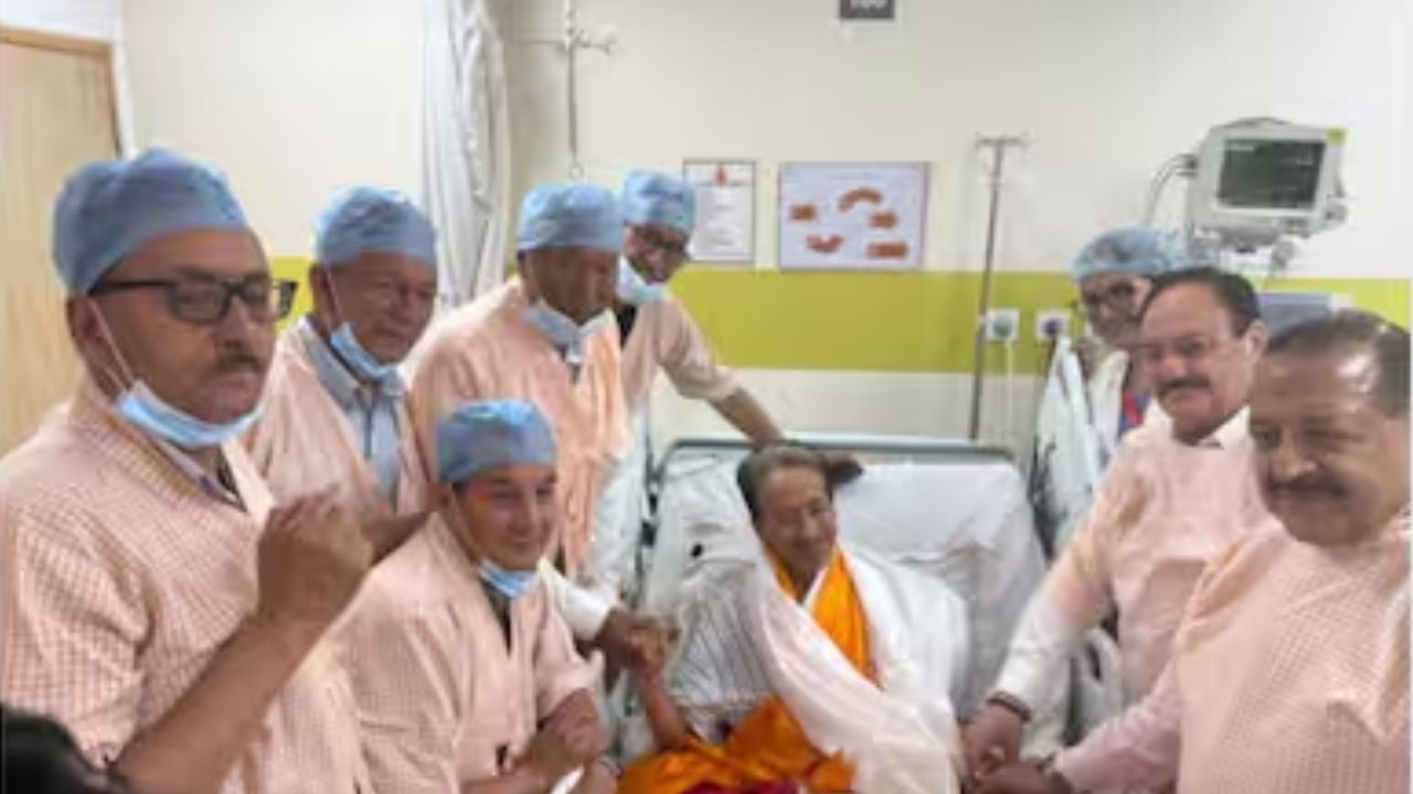 सोनम वांगचुक ने 26 दिनों बाद तोड़ा अनशन, सरकार की तरफ से मिला ये आश्वासन