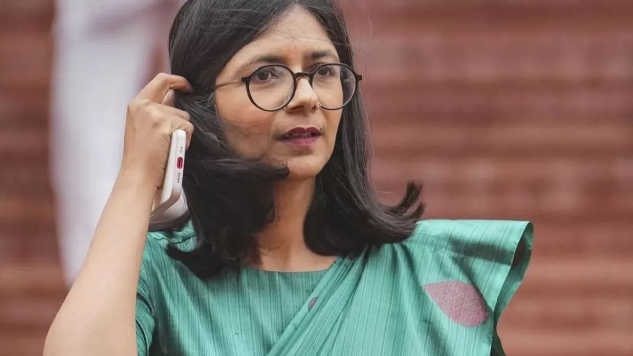पेपर लीक पर AAP घिरी! स्वाति मालीवाल ने केजरीवाल पर साधा निशाना, CJP को बताया ‘बी टीम’