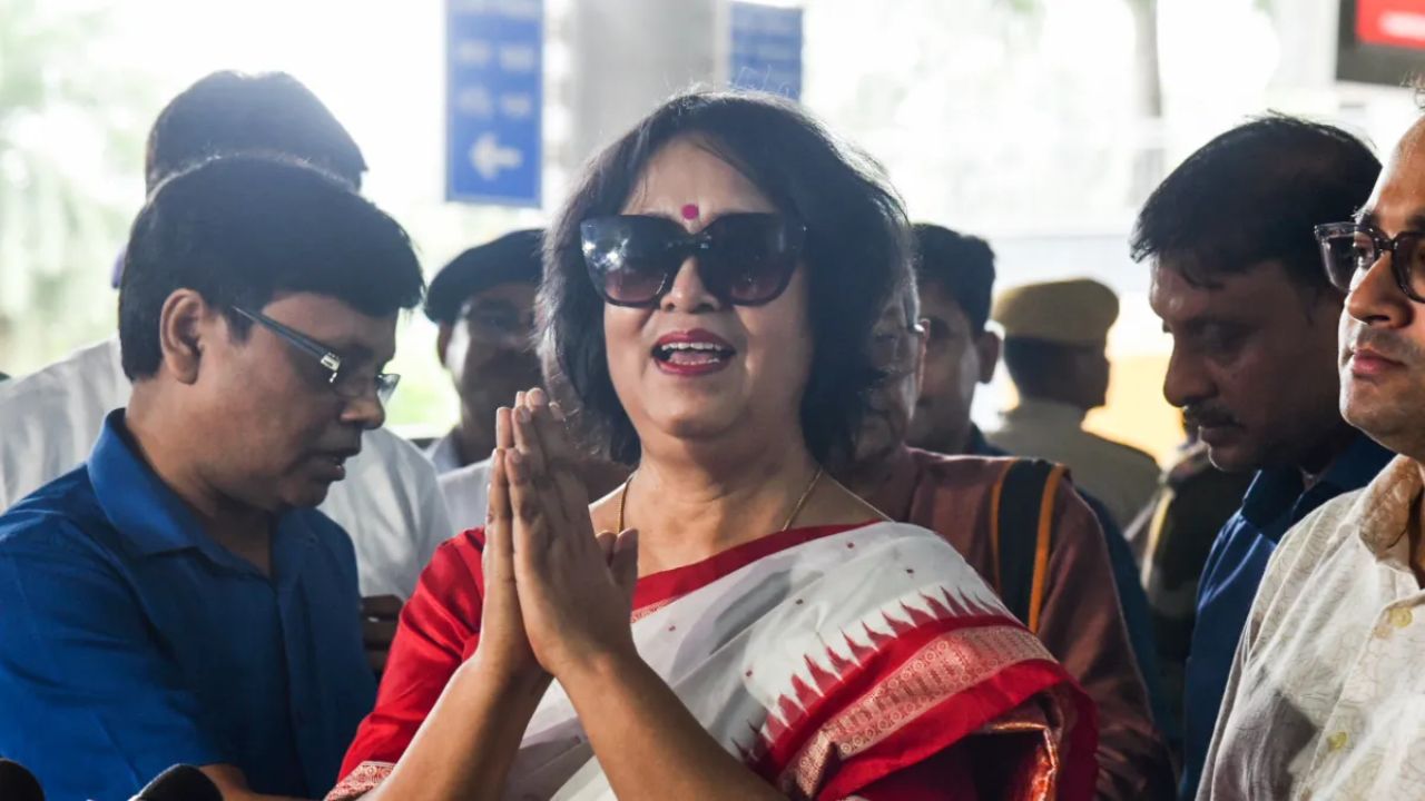 19 साल बाद कोलकाता लौटीं तसलीमा नसरीन, बोलीं- ‘यह मेरे लिए घर वापसी जैसा है’; अभिव्यक्ति की आजादी पर भी दिया बड़ा संदेश