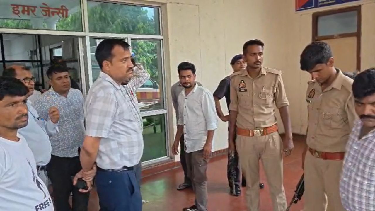 अचानक बिजली आपूर्ति होने से खंभे पर तार जोड़ रहे युवक ने तड़प-तड़प कर तोड़ दिया दम