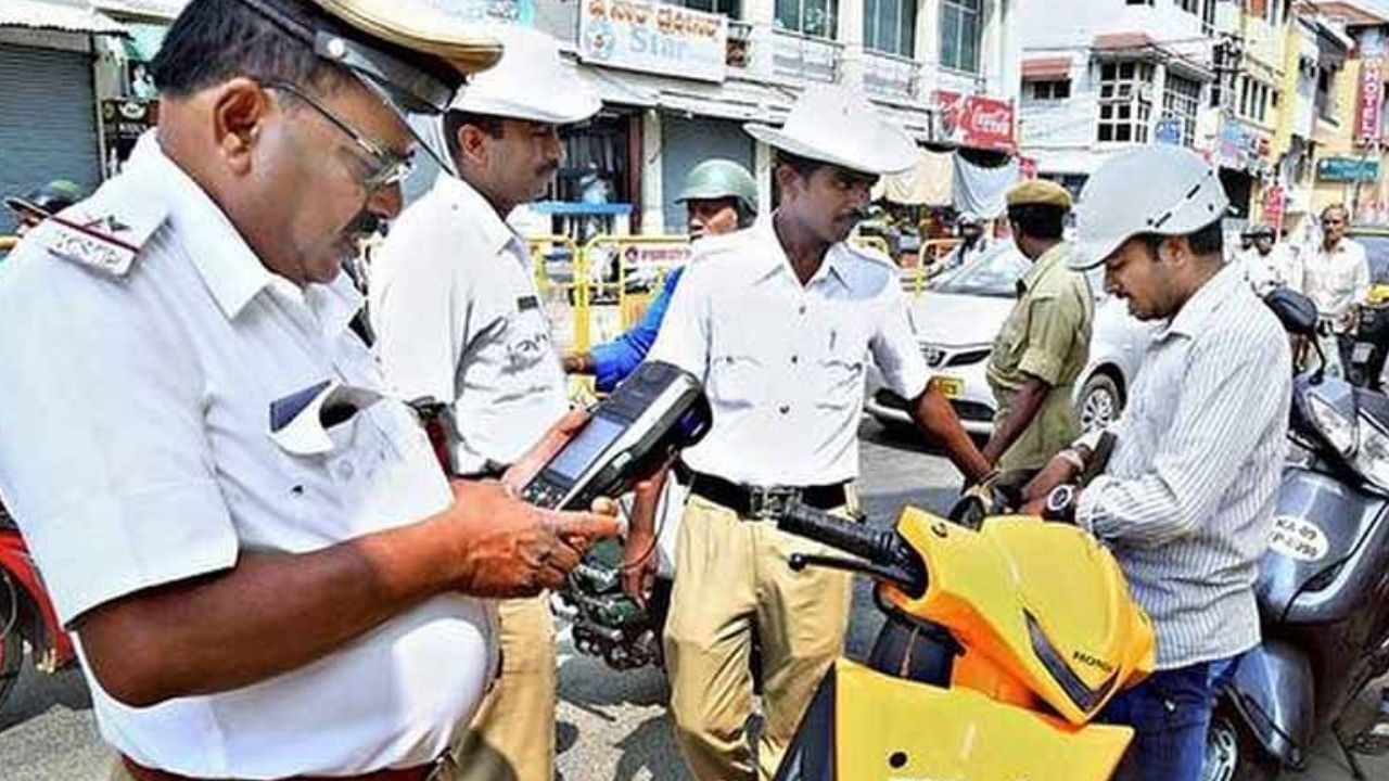 लापरवाह चालकों पर यातायात पुलिस का बड़ा शिकंजा, जानिए देवरिया में अचानक शुरू हुए चेकिंग अभियान का पूरा सच