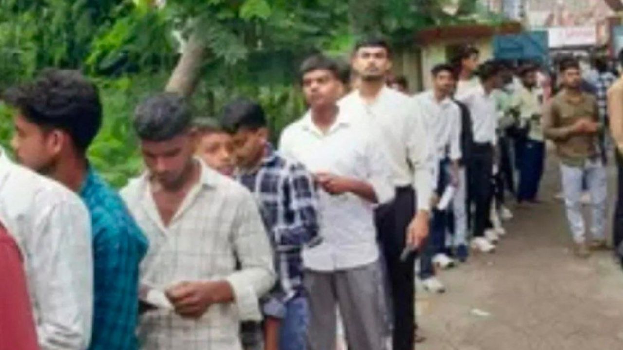 बरेली में UP Board के 2 और CBSE के 7 केंद्रों पर परीक्षा, नकल रोकने के सख्त इंतजाम