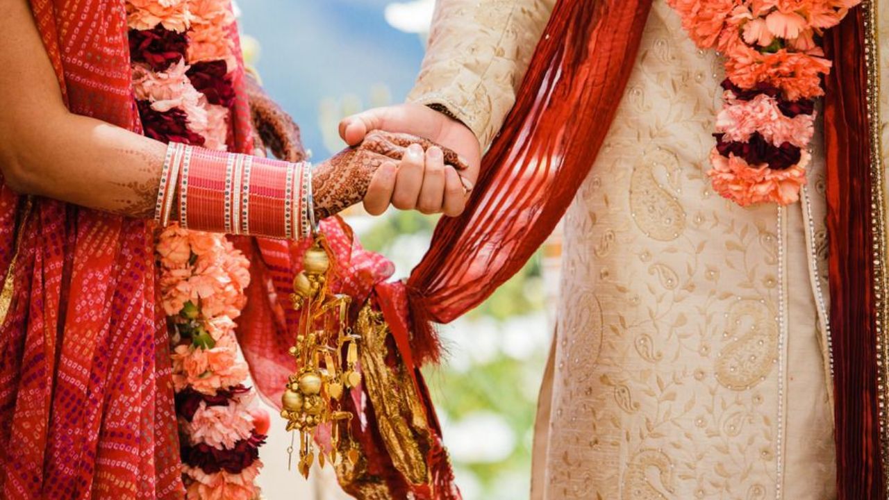 प्यार के लिए परिवार छोड़ा, कोर्ट मैरिज की… फिर बंद कमरे में मिला ऐसा मंजर जिसने सबको सन्न कर दिया