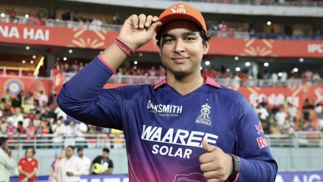 कैप मिली, आंखें नम हुईं… वैभव ने डेब्यू की खुशखबरी सबसे पहले किसे सुनाई?