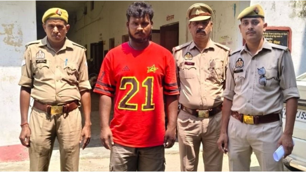 Deoria POCSO Arrest: महीनों से पुलिस की नजर में था आरोपी, आखिर राघव नगर मोड़ पर कैसे दबोचा गया?