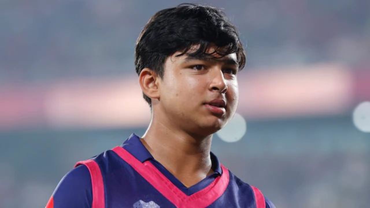 वैभव का पहला छक्का बना फैन के लिए दर्द, स्टेडियम में मच गई हलचल