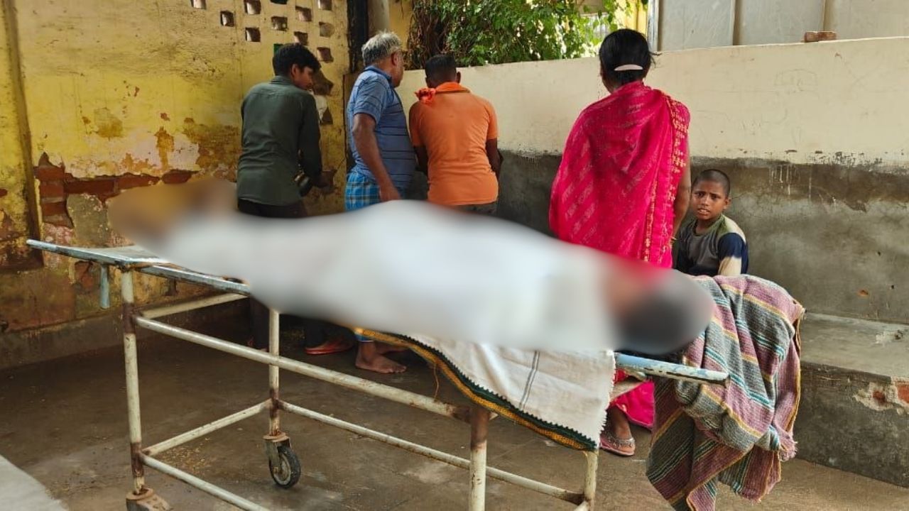 Sonbhadra News: सिंचाई करते वक्त हुई एक चूक… और हमेशा के लिए उजड़ गया पूरा परिवार