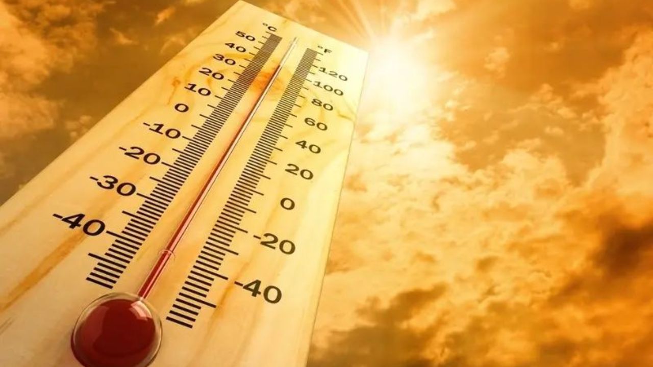 UP Weather Alert: क्या आज भी सताएगी उमस या बरसेंगे बादल? 24 घंटे में बदल सकता है उत्तर प्रदेश का मौसम