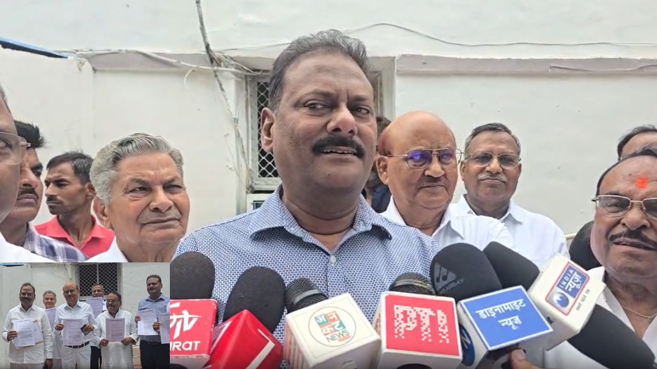 Raebareli: वित्तविहीन स्कूलों के शिक्षकों के लिए कैशलेस इलाज की मांग, फेडरेशन ने DM को सौंपा ज्ञापन