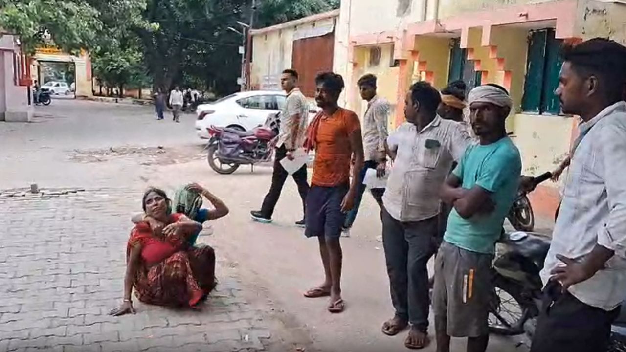 बदायूं में धान की रोपाई करने गए मजदूर की करंट लगने से मौत, परिवार में मचा कोहराम