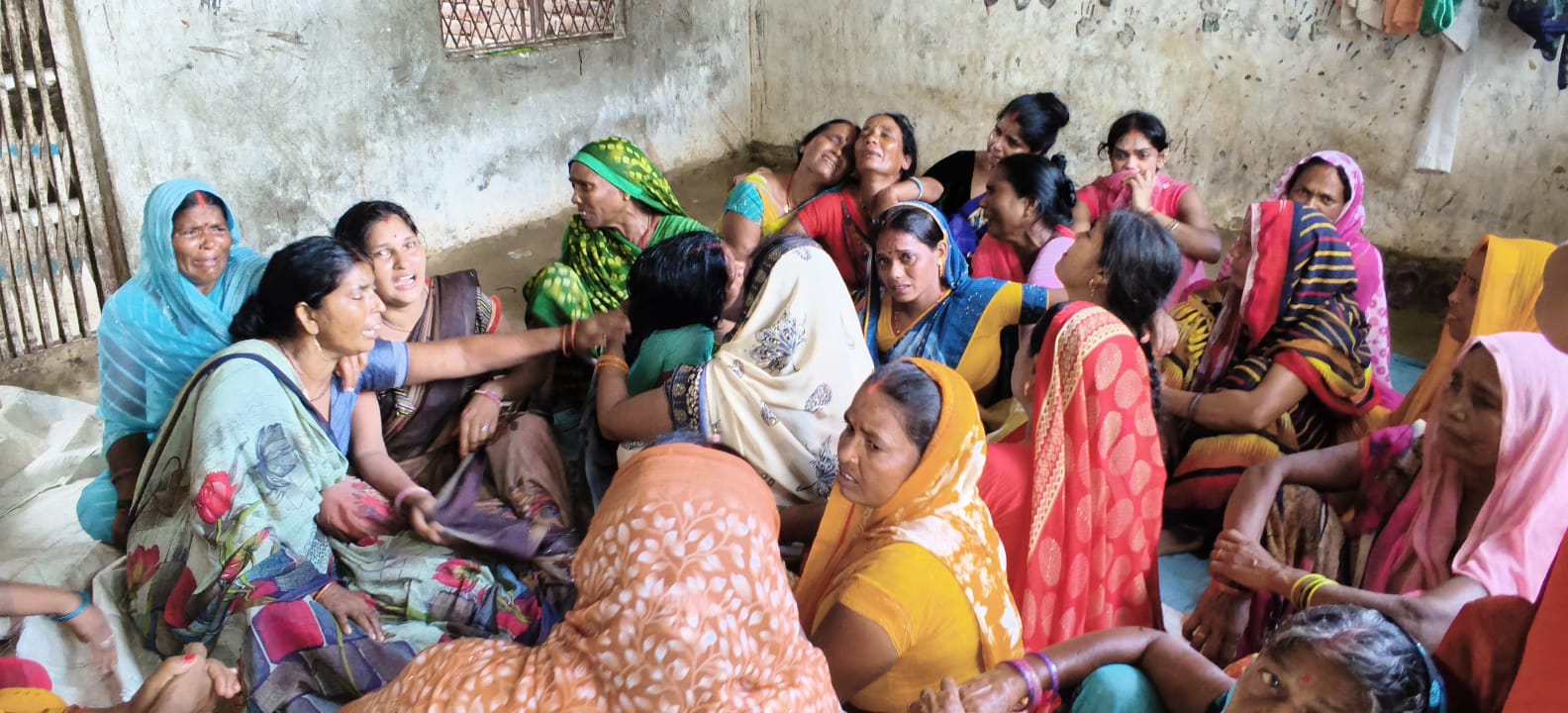शाम का इंतजार रह गया अधूरा… तेज रफ्तार वाहन ने छीनी मजदूर की जिंदगी, दो बच्चों के सिर से उठा पिता का साया