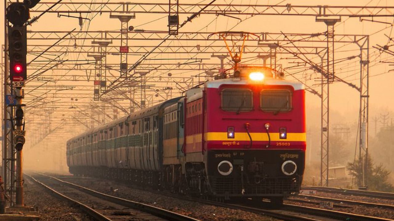 टेंशन खत्म, कंफर्म मिलेगी सीट! बिहार से चलने वाली इन 5 स्पेशल ट्रेनों का रेलवे ने बढ़ाया फेरा, फटाफट चेक करें रूट