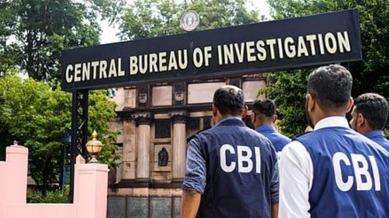 पेपर लीक नेटवर्क पर CBI की सर्जिकल स्ट्राइक, भर्ती घोटाले में दो गिरफ्तार