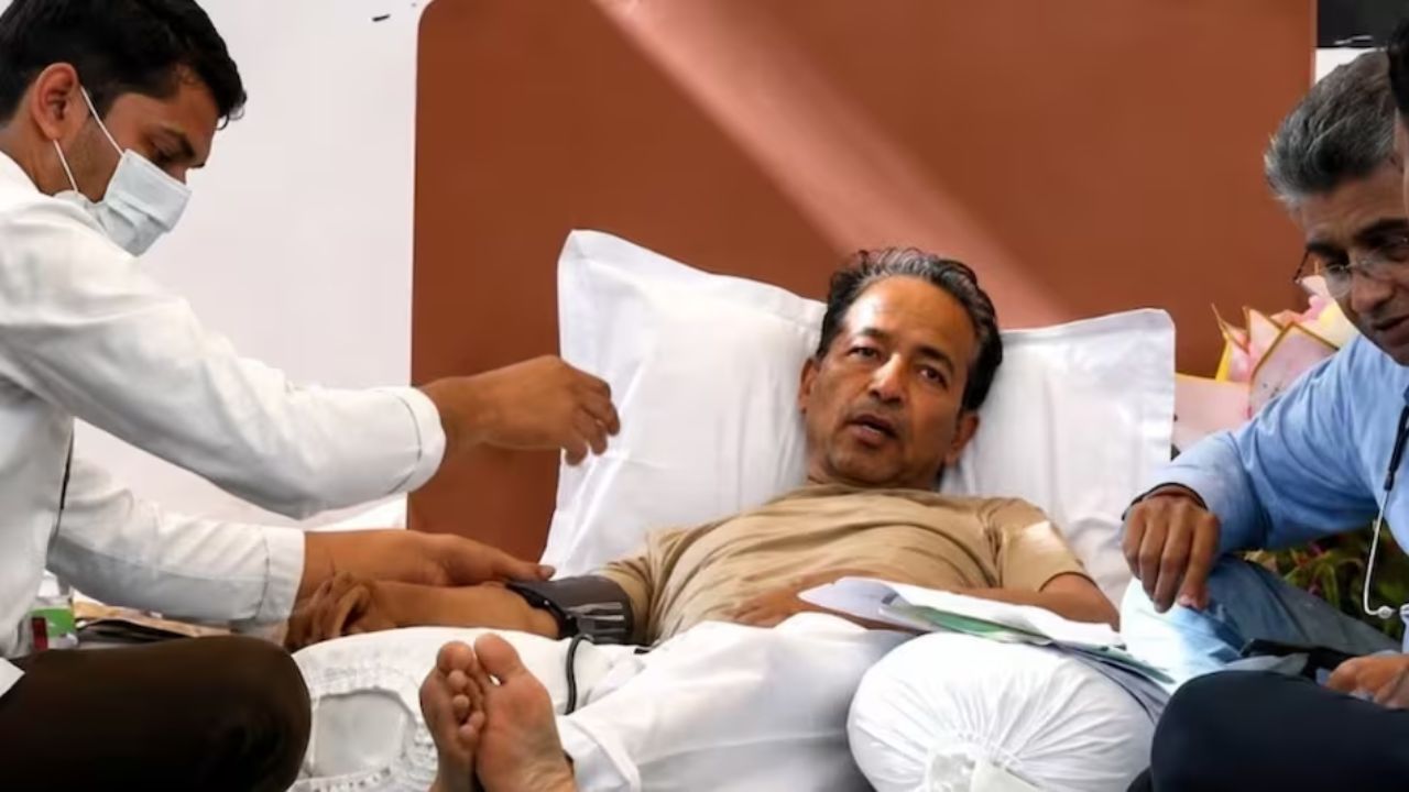 अब कैसी है सोनम वांगचुक की तबीयत? सफदरजंग अस्पताल ने बताया पूरा हाल