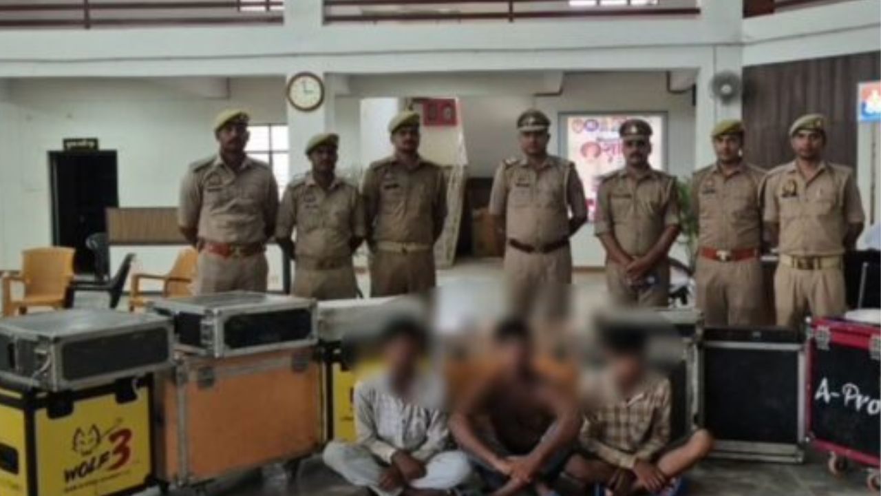 गोरखपुर : अंधेरे में डीजे की दुकान साफ कर भागे चोर, लेकिन एक गलती ने पहुंचा दिया सलाखों के पीछे