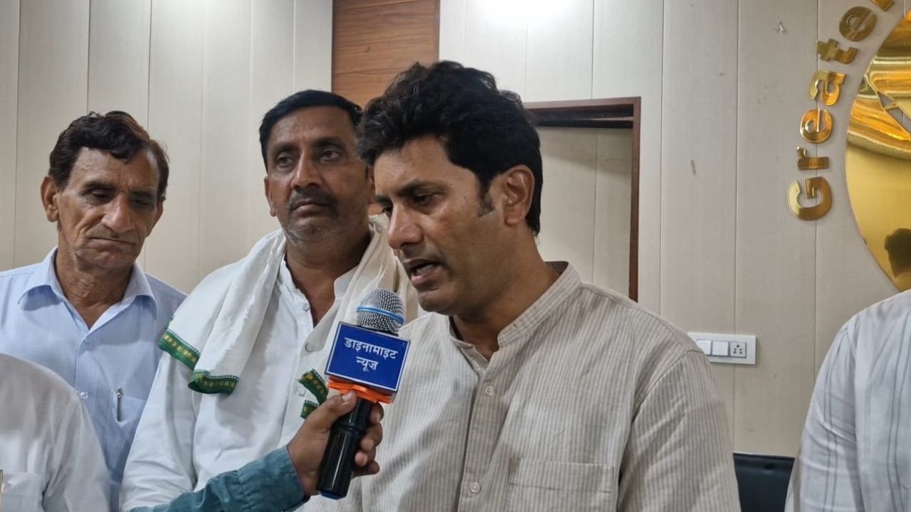 गौतमबुद्ध नगर के किसानों ने कहा- योगी से अच्छी तो अखिलेश यादव की सरकार थी, सरकार की नीतियों की खोली पोल