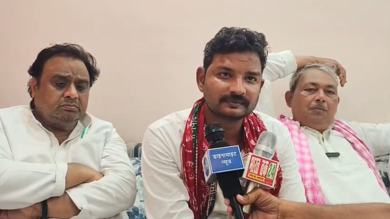 भोजपुर में सपा नेता प्रशांत राठौर का शक्ति प्रदर्शन, 400 से अधिक लोगों ने थामा सपा का दामन