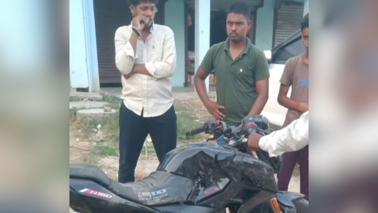 बाइक पर बैठाने से इनकार करना युवक को पड़ा महंगा, बेखौफ दबंगों ने युवक के साथ किया ये कारनामा