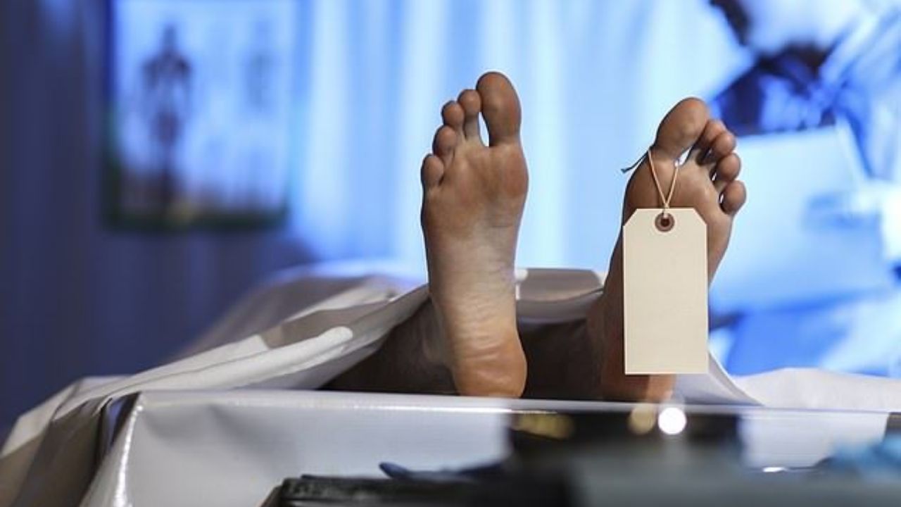 फोरेंसिक टीम भी देखकर रह गई दंग, जब बंद मकान में कई दिनों तक सड़ती रही सरकारी मास्टर की लाश; जानें पूरा मामला