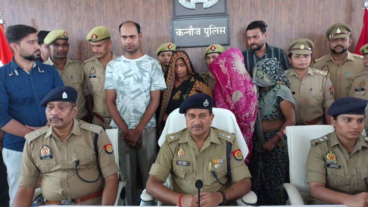 ग्राहक बनकर आए, फिर कर गए बड़ा खेल… कन्नौज में सर्राफा दुकान से जेवर उड़ाने वाले गिरोह का पर्दाफाश
