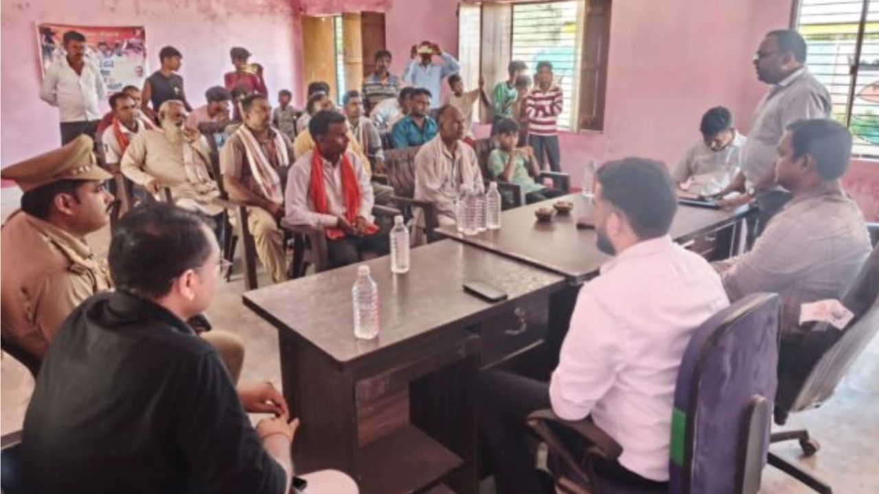 सिर्फ एक गलती पड़ सकती है भारी! बाढ़, वज्रपात और सर्पदंश को लेकर ADM ने दी अहम चेतावनी, ग्रामीणों से की खास अपील