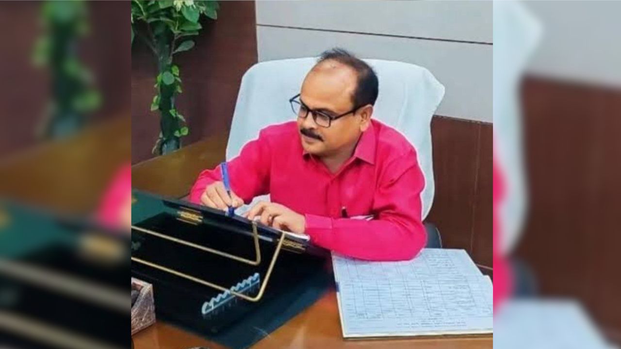 Maharajganj: जिला पंचायत अध्यक्ष रविकांत पटेल का WhatsApp हैक, 500 लोगों से 25-25 हजार रुपये मांगने की कोशिश