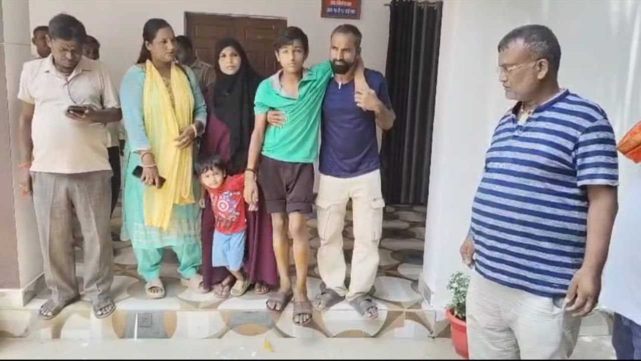 पुलिसकर्मियों पर किशोर को पीटने का आरोप, परिजनों ने CO से लगाई न्याय की गुहार