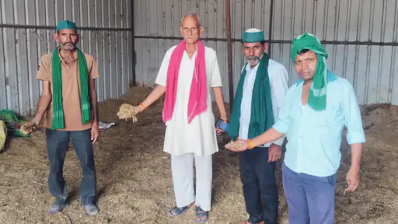 Mainpuri: गौशाला की बदहाल व्यवस्था पर भड़के किसान, सचिव को हटाने की उठाई मांग