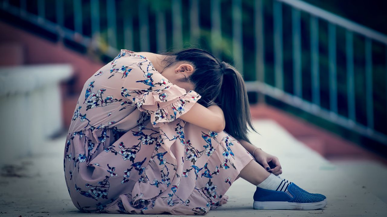 कांप उठा पीड़ित परिवार का कलेजा, जिसके सुरक्षित लौटने की मन्नतें मांग रहे थे अपने, वो रोती हुई मिली बेबस बेटी