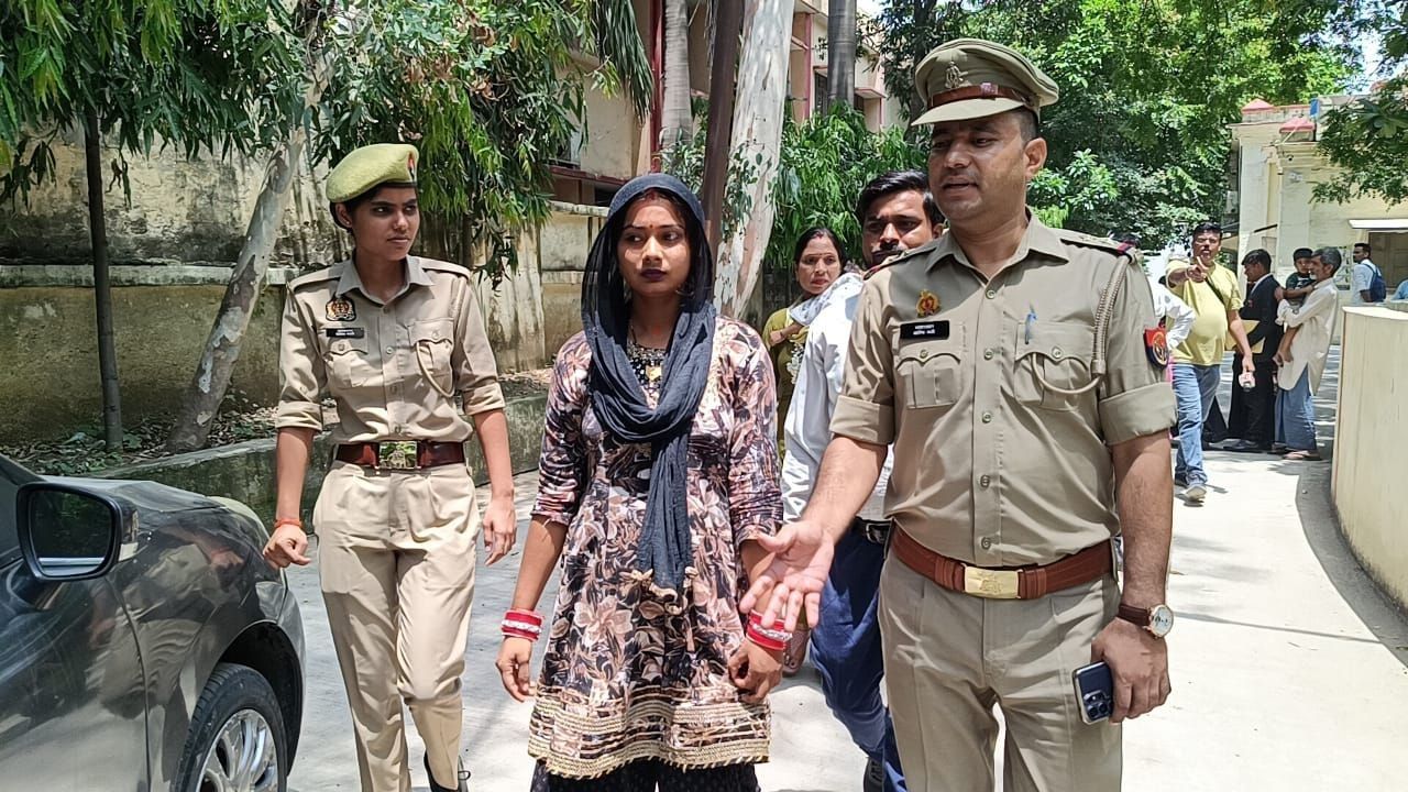 मैंने अपनी मर्जी से शादी की है… प्रेम विवाह के बाद नवविवाहिता पहुंची SSP दफ्तर, बोली परिवार से है जान का खतरा