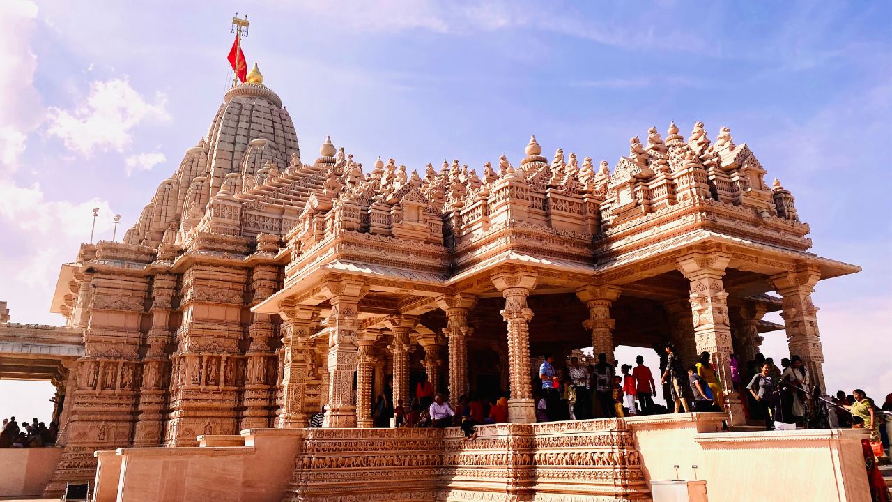 Ram Mandir के खजाने पर अब परिंदा भी नहीं मार पाएगा पर, दान गिनने के लिए लागू हुई ‘बिना जेब वाली’ यूनिफॉर्म