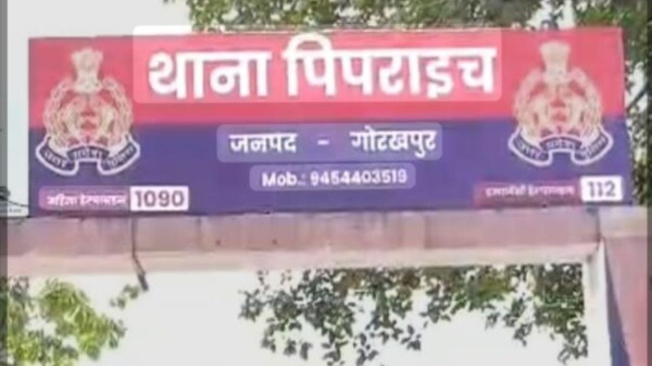 गोरखपुर में युवक की मौत के बाद ऐसा क्या हुआ कि पुलिस जीप तक निशाने पर आ गई?