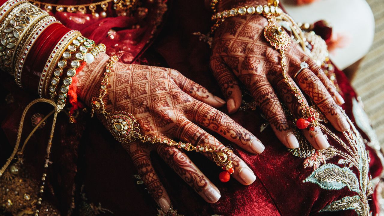 रिश्ता पक्का समझ बैठे… दुल्हन की फोटो निकली फर्जी, शादी के नाम पर ऐसे चलता था करोड़ों की ठगी का खेल