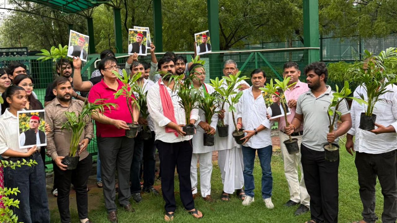 नोएडा में अखिलेश यादव के नाम पर बड़ा अभियान, अतुल यादव बोले- सपा का सेवा ही संकल्प