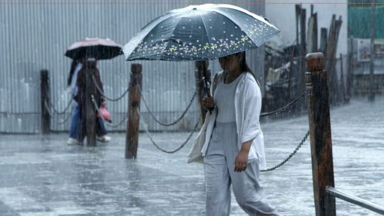 मानसून का रौद्र रूप: अगले 10 घंटे बेहद भारी, 15 राज्यों में कयामत की बारिश, घर से निकलने से पहले देख कैसा रहेगा आज का मौसम