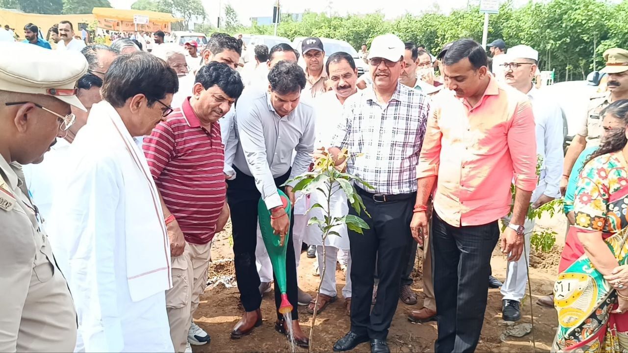 भावी पीढ़ी के सुरक्षित भविष्य का संकल्प, मुजफ्फरनगर में ‘एक पेड़ मां के नाम’ अभियान के तहत रोपे गए हजारों पौधे
