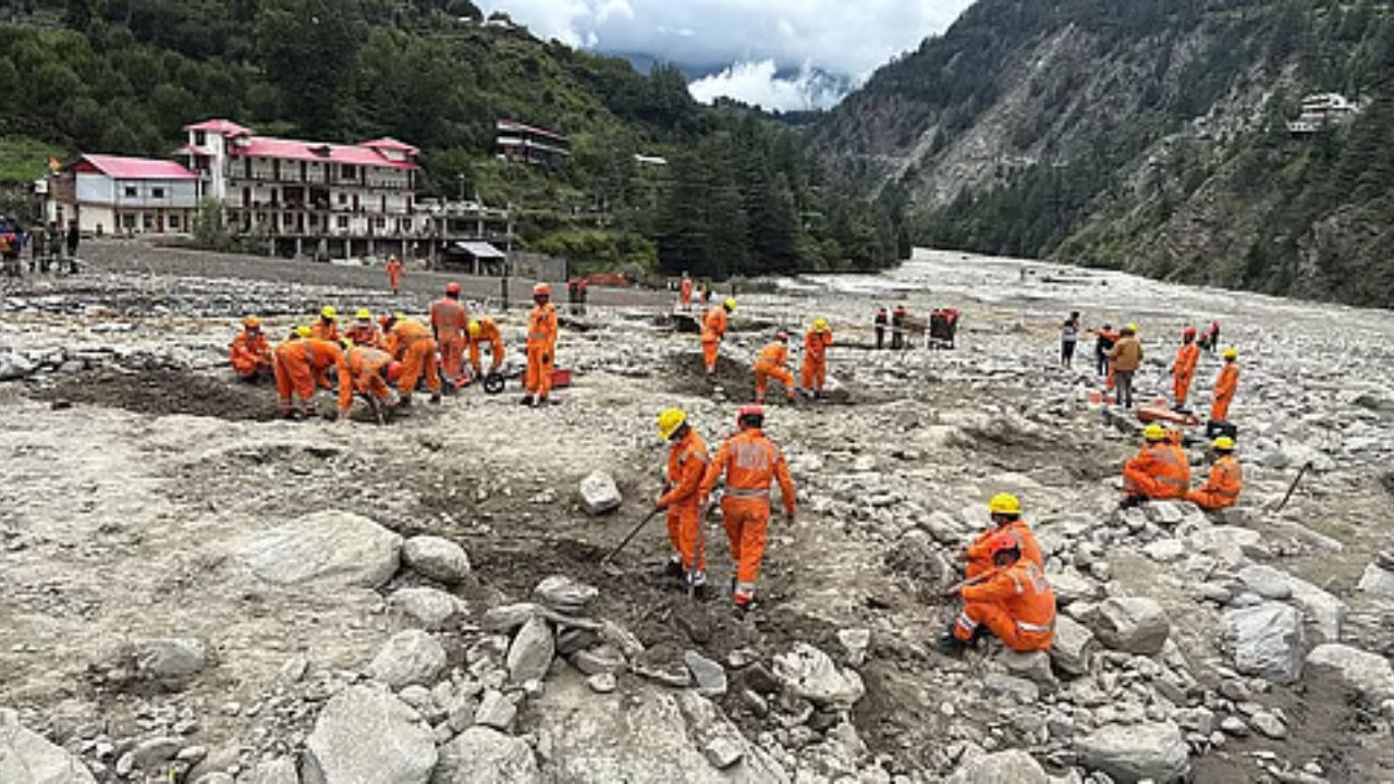 आपदा के बाद गांव की आर्थिक स्थिति सुधारने के लिए युवाओं ने आगे बढ़कर जिम्मेदारी संभाली है। विशेष रूप से गांव की युवतियों ने विपरीत परिस्थितियों में परिवार का सहारा बनने के लिए ट्रैकिंग व्यवसाय को अपनाया है। जिन लोगों के छोटे होटल व दुकानें किसी तरह बच गई थीं, वे भी उन्हें दोबारा स्थापित कर गांव की अर्थव्यवस्था को पटरी पर लाने का भरसक प्रयास कर रहे हैं। (Img- X)