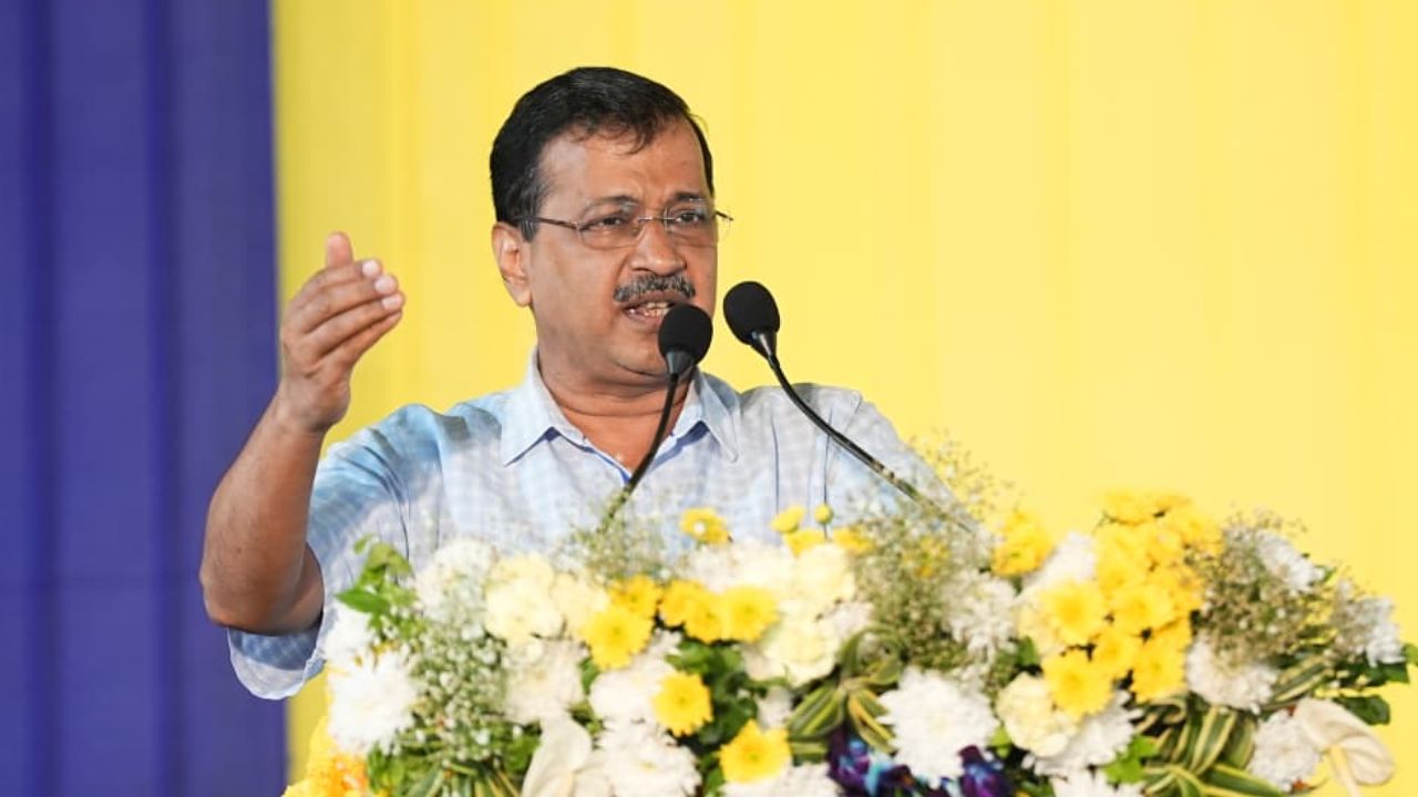 E-20 Petrol के खिलाफ सड़क पर उतरे Arvind Kejriwal, 2.33 लाख दस्तखत वाली याचिका तैयार