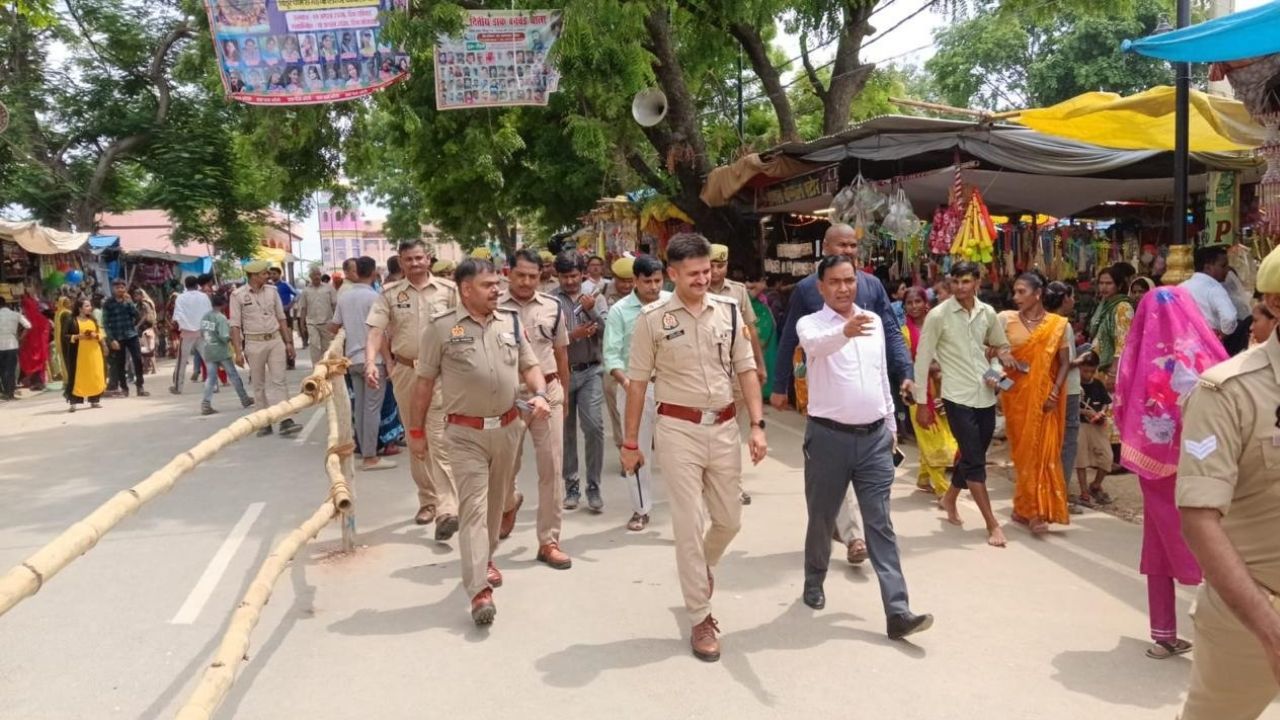 सावन में प्रशासन अलर्ट! देवकली मंदिर पहुंचे डीएम-एसपी, कांवड़ यात्रा की सुरक्षा और व्यवस्थाओं का लिया जायजा