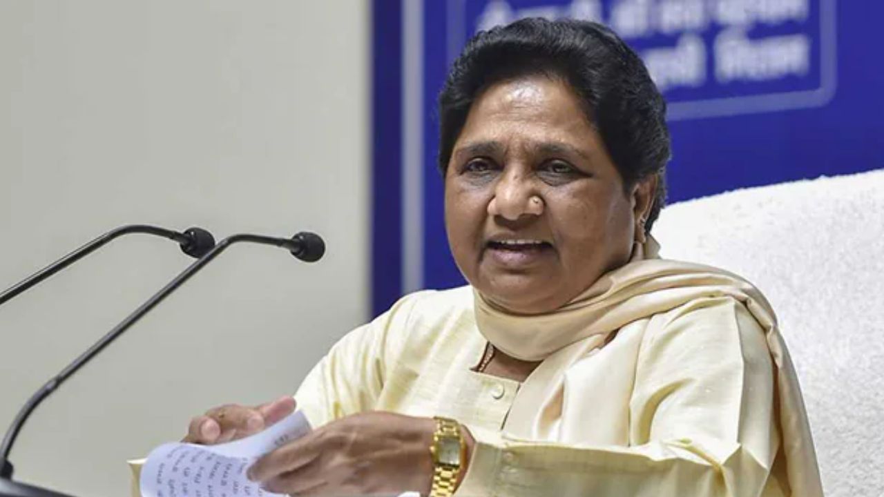‘आरक्षण का राजनीतिकरण बंद हो’: बसपा प्रमुख की दो टूक, आरएसएस को दी संविधान का सम्मान करने की नसीहत