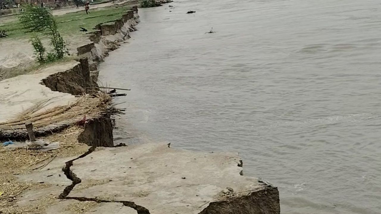 बलिया में सरयू का कहर, आबादी की ओर बढ़ा कटान; झिंगुरी-गोपालनगर टाड़ी में दहशत