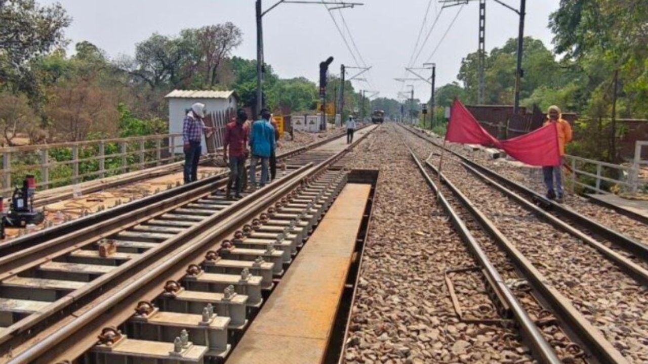 ‘अलविदा दोस्तों!’ ड्यूटी के बीच पटरियों पर छिन गई जिंदगी, दो ट्रेन अटेंडेंट की मौत से उजड़ गए हंसते-खेलते परिवार