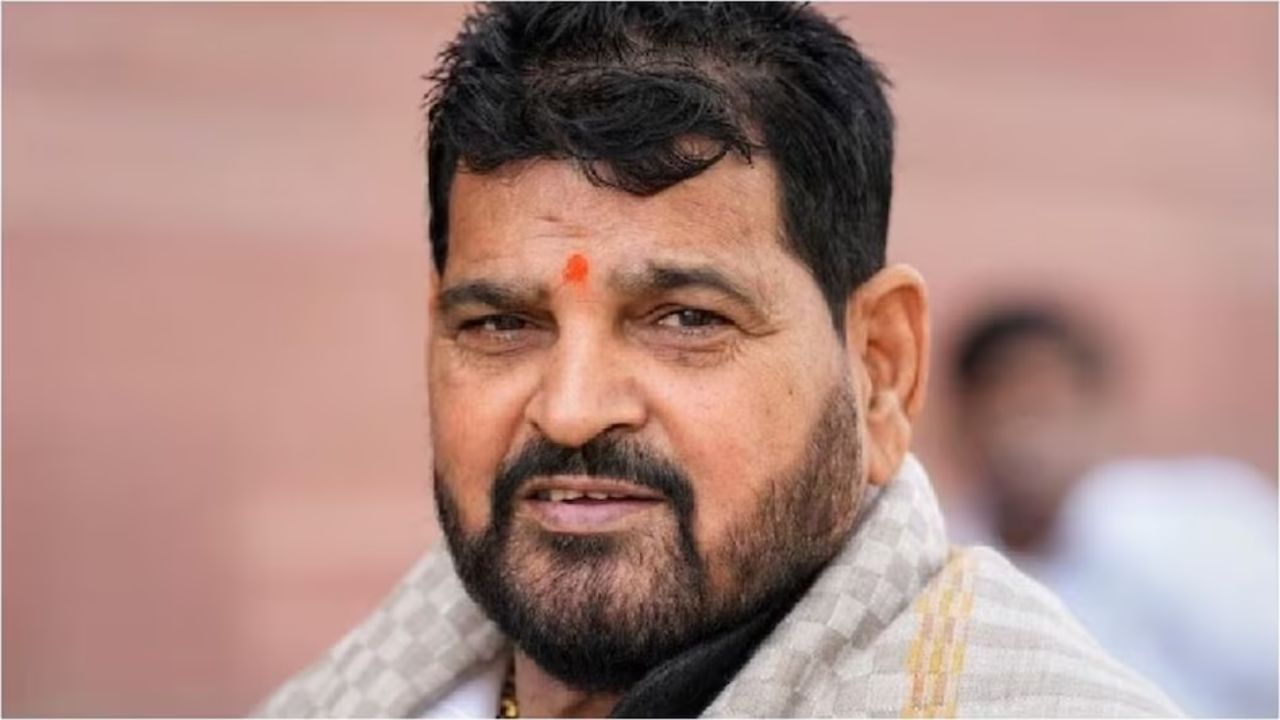 6 बार सांसद, परिवार की मजबूत राजनीतिक पकड़… जानिए यूपी की राजनीति में कितने ताकतवर हैं बृजभूषण शरण सिंह
