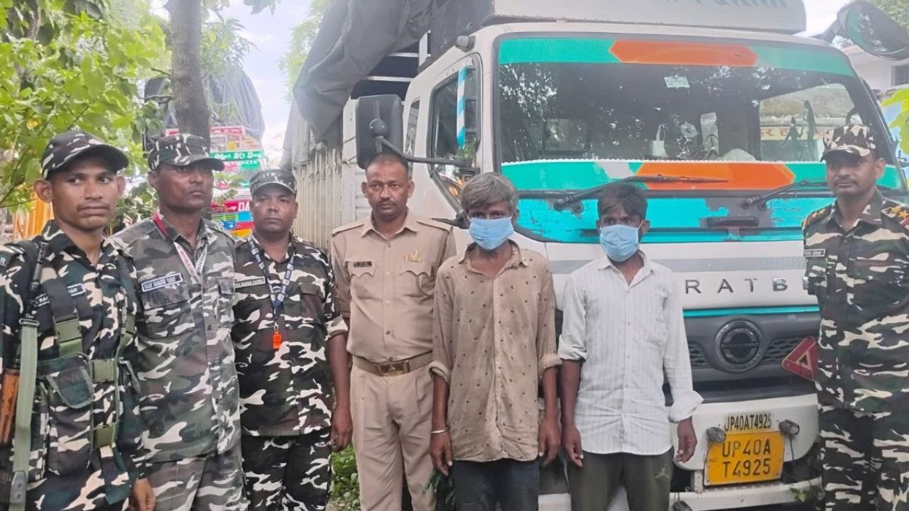 महराजगंज : सोनौली बॉर्डर पर आधी रात का ऑपरेशन! ट्रक खुलते ही सामने आई बड़ी बरामदगी