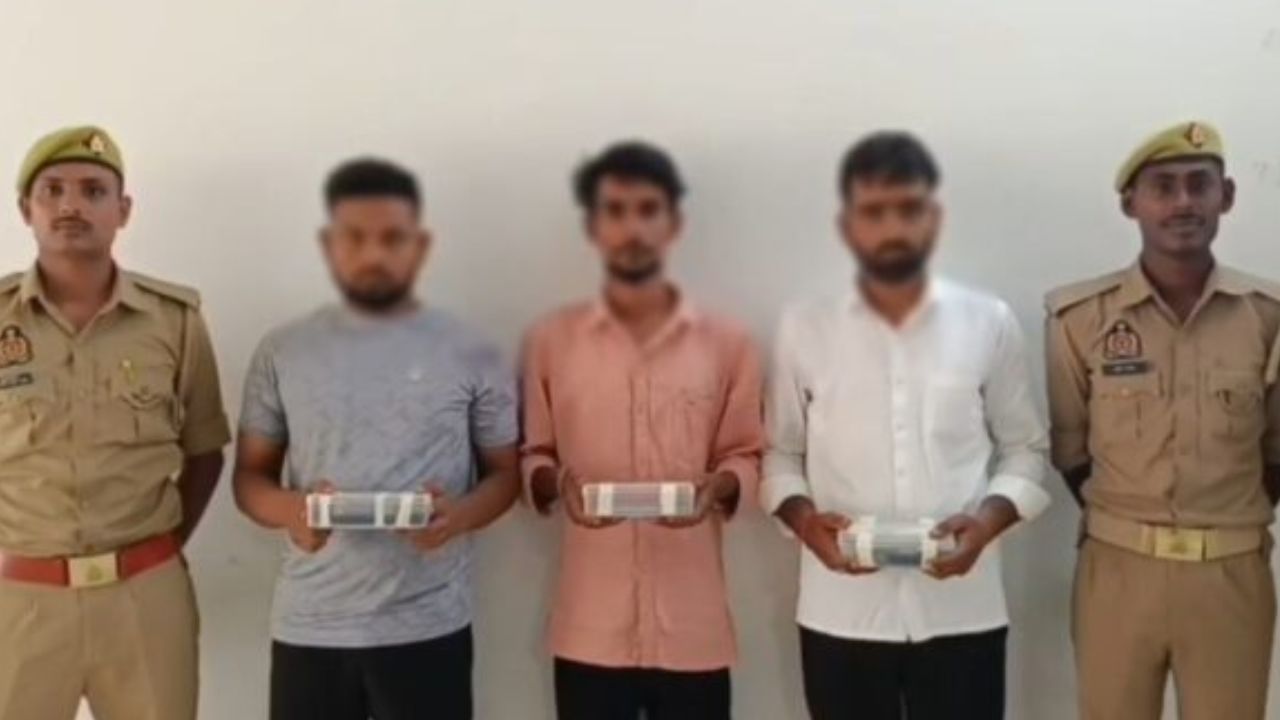 गोरखपुर में बैंक खाते से 75 लाख का फ्रॉड, बैंककर्मी समेत तीन आरोपी गिरफ्तार… ऐसे रचा गया ठगी का पूरा खेल