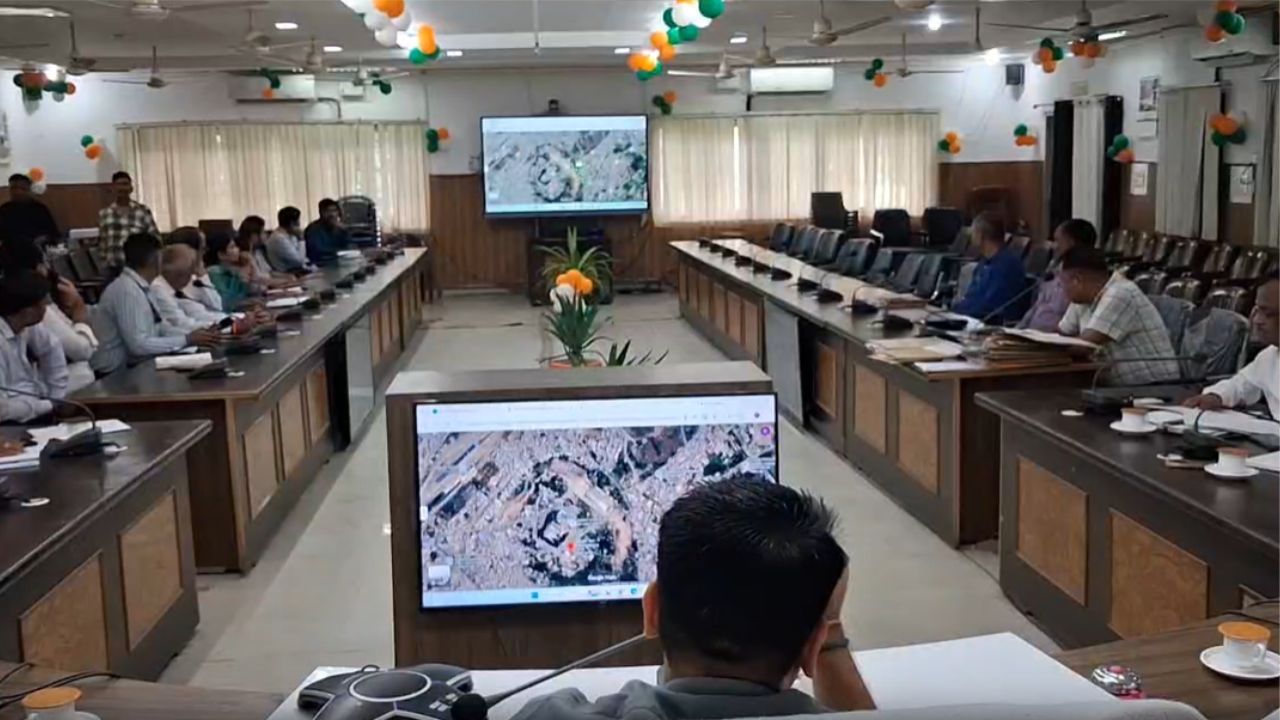 सुरक्षा, स्वच्छता और नो-ट्रैफिक जाम, हाथरस दाऊजी मेले को लेकर एक्शन मोड में दिखा प्रशासन