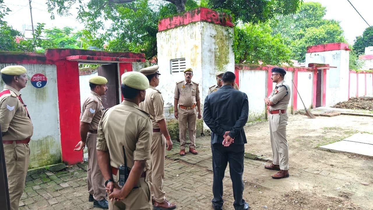 नेशनल भीम आर्मी चीफ ने देवरिया प्रशासन को 7 अगस्त का अल्टीमेटम, मांगें नहीं मानीं तो DM कार्यालय घेरने की चेतावनी